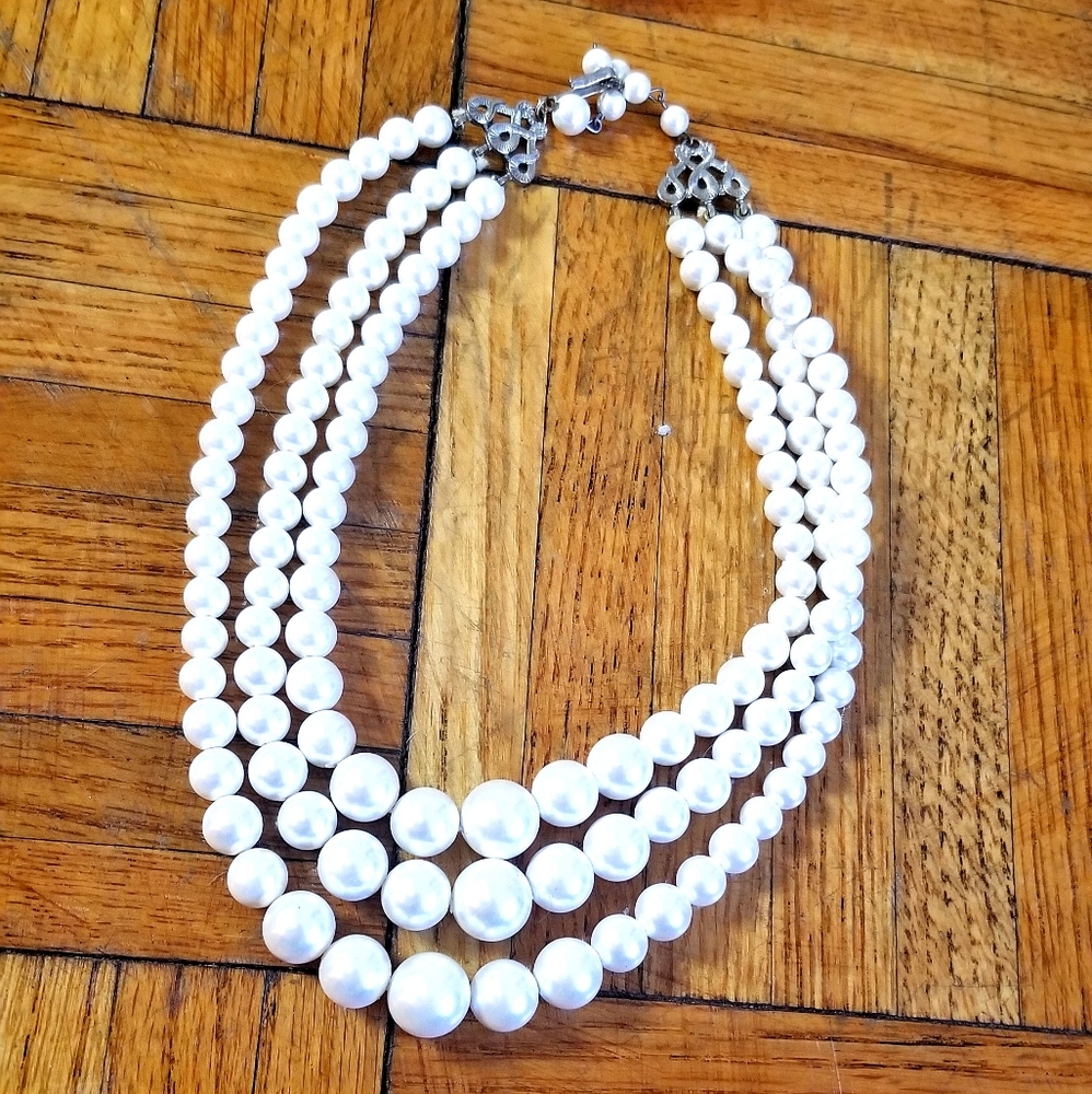 Vintage 3 Strand Graduated Faux Pearl Necklace
